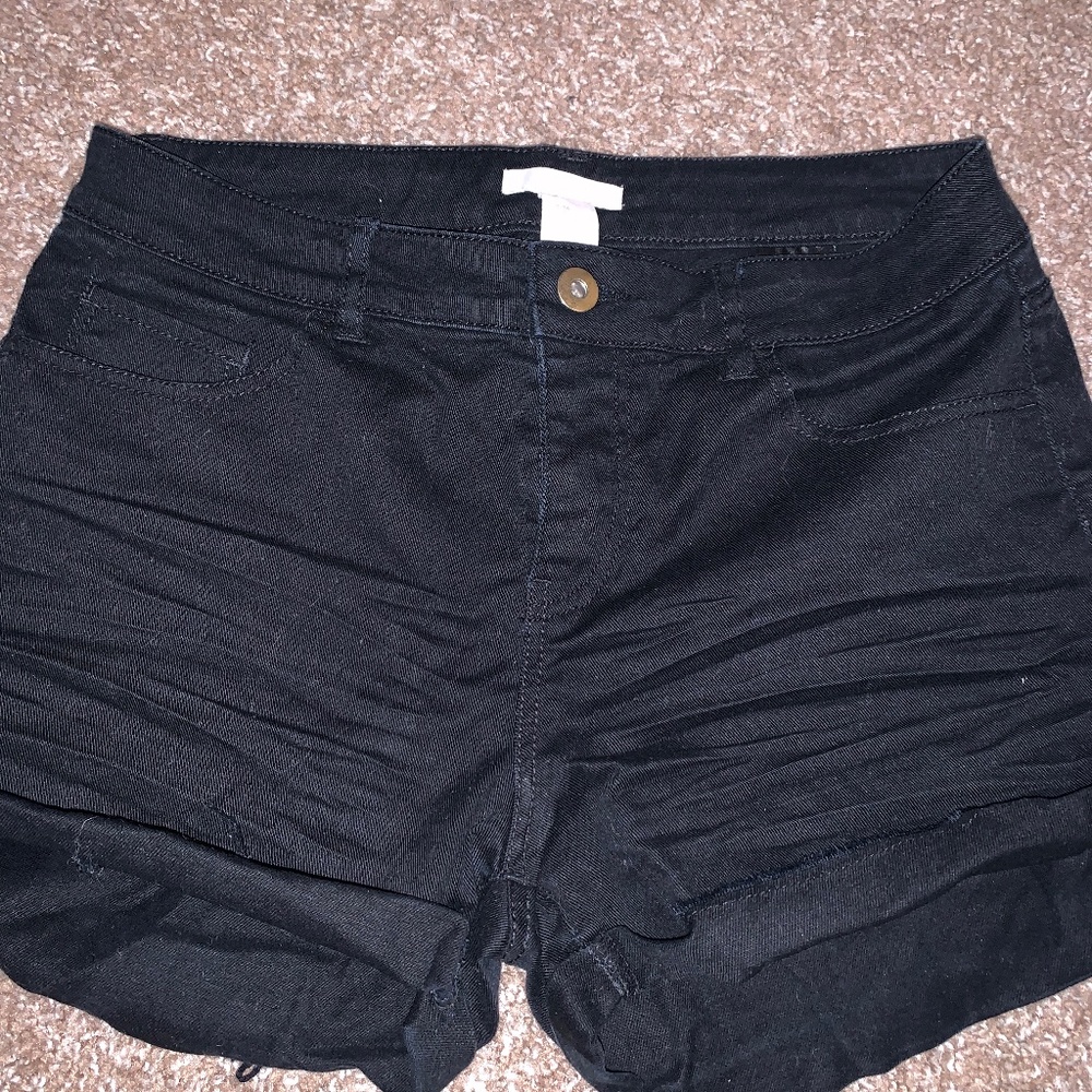 H&M black shorts